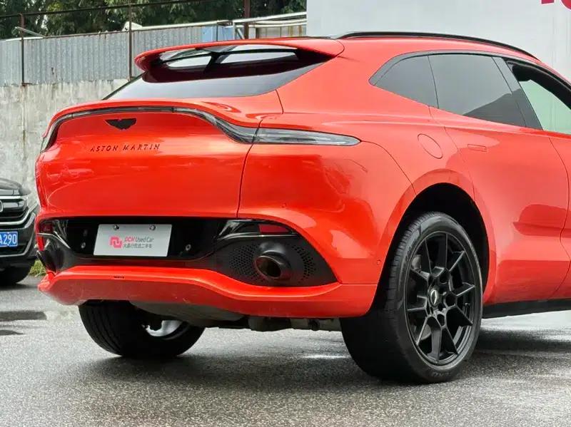 Aston Martin DBX 2020 4.0T V8 — миниатюра 10