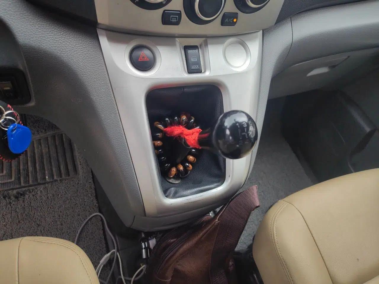 Nissan NV200 2011 1.6L 223 Seats Deluxe Version — миниатюра 14