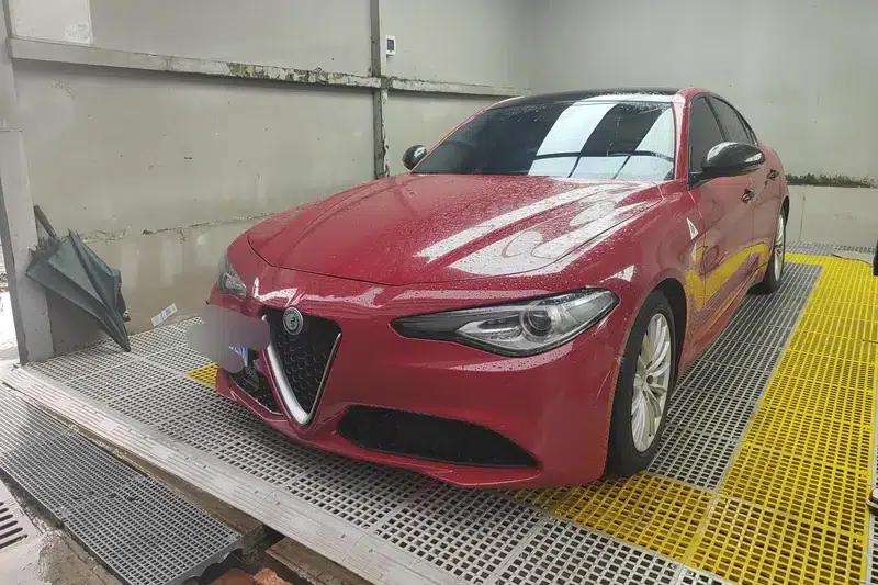 Giulia Juliet 2017 2.0T 200HP Elite Edition — миниатюра 1