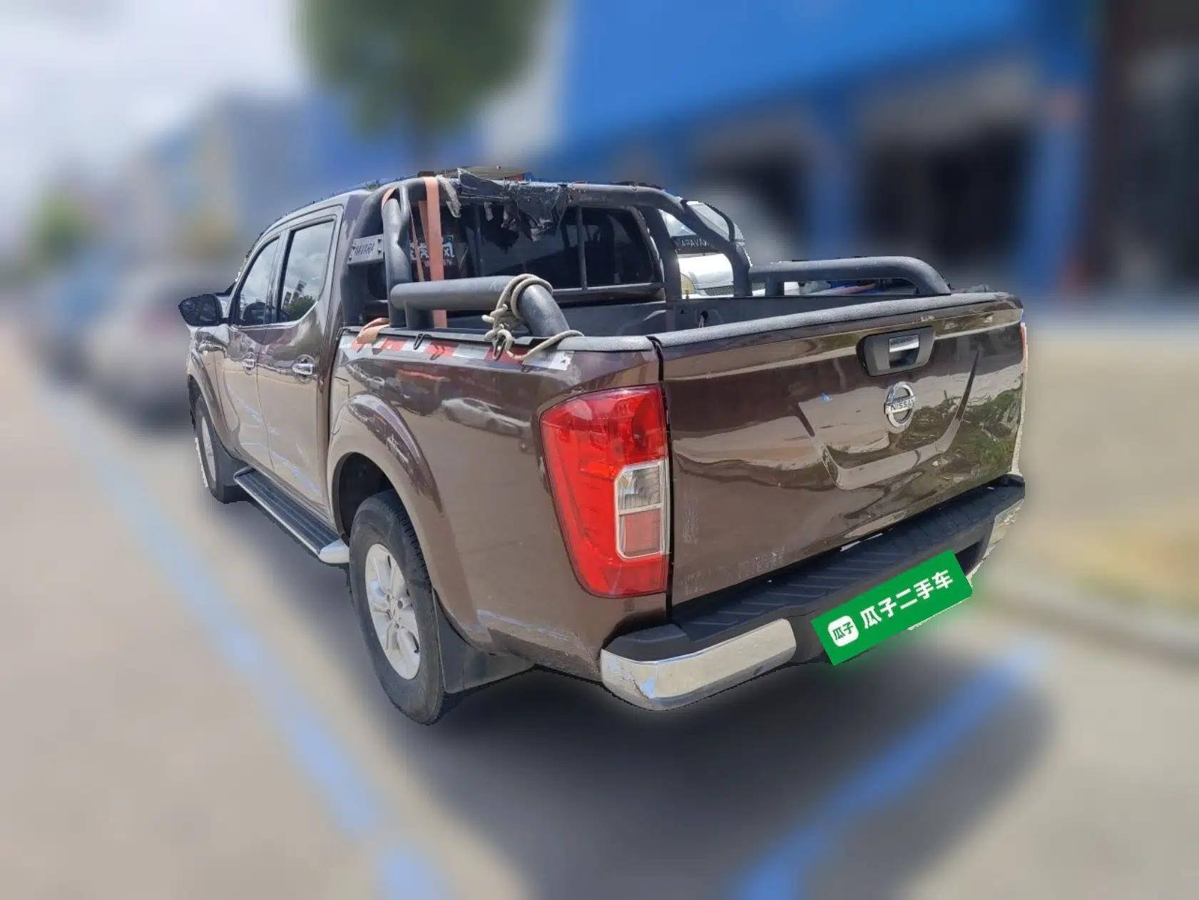 Nissan Navara 2017 2.5L Automatic 2WD Luxury Edition QR25 — миниатюра 4