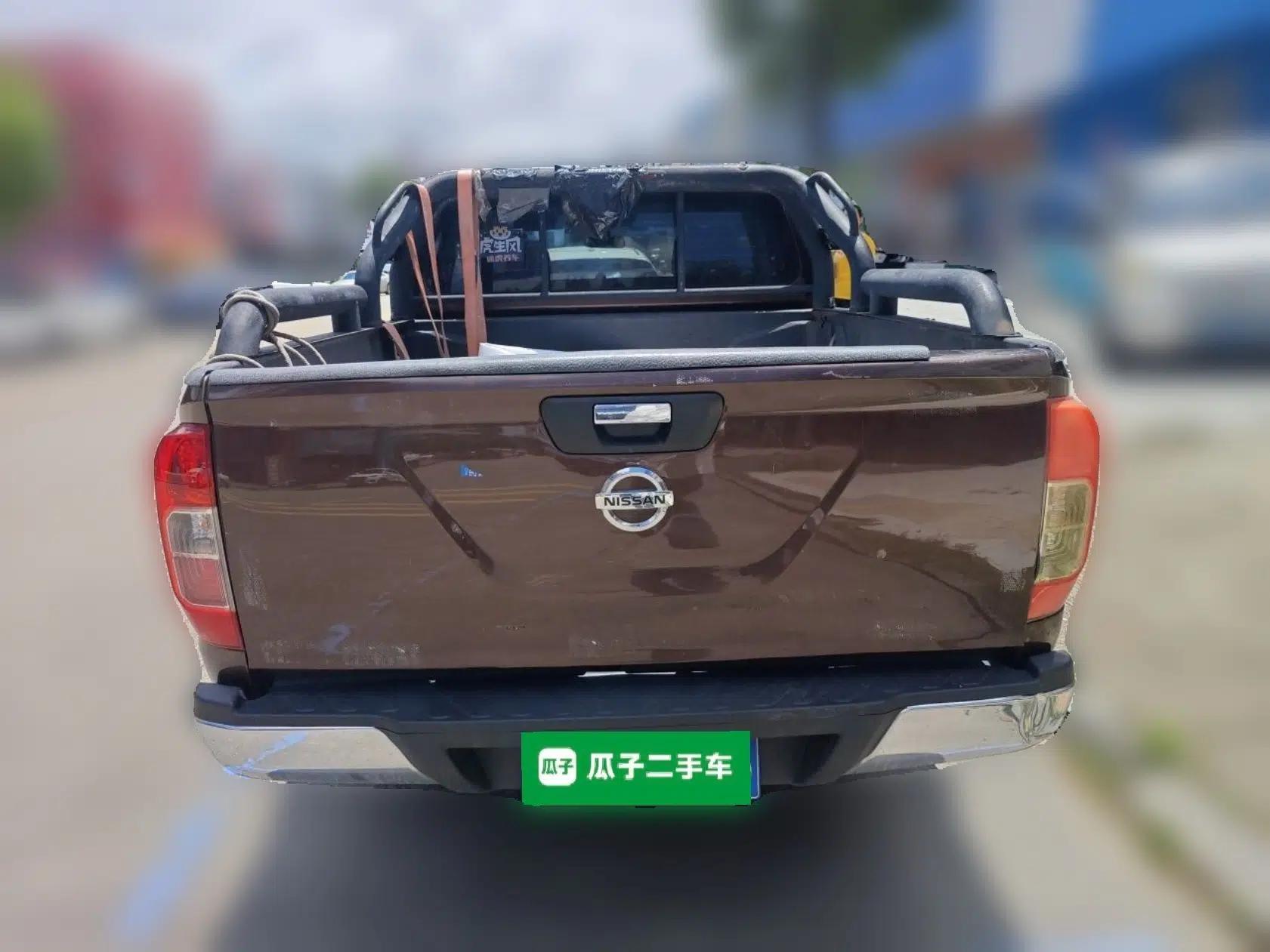 Nissan Navara 2017 2.5L Automatic 2WD Luxury Edition QR25 — миниатюра 5