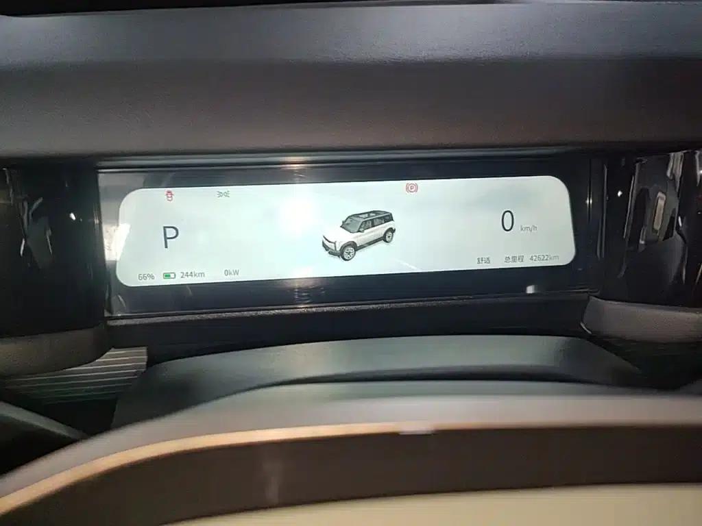 iCAR 03 2024 Model 501km AWD Long Range Advanced Edition — миниатюра 12