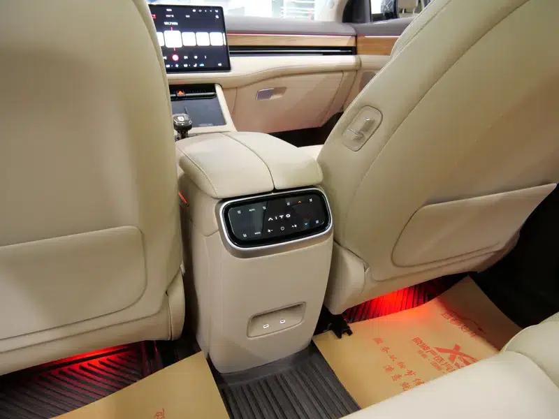 Wenjie M7 2024 Plus 5-seater Rear-wheel drive version — миниатюра 9