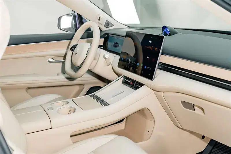 Wenjie M5 2025 Extended Range Ultra 4WD Version — миниатюра 15