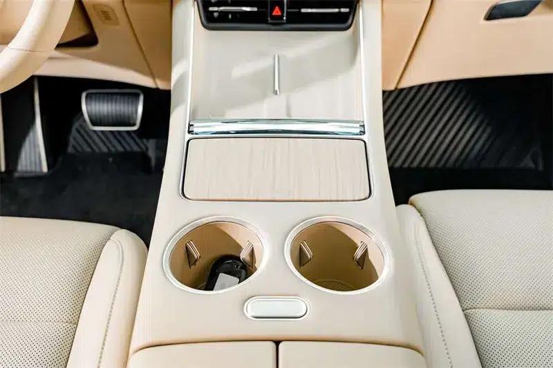 Wenjie M5 2025 Extended Range Ultra 4WD Version — миниатюра 18
