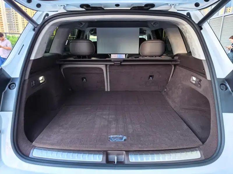 Wenjie M8 2025 Extended Range Ultra 5-Seat 4WD (192-line LiDAR) — миниатюра 17