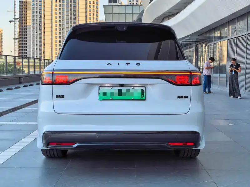 Wenjie M8 2025 Extended Range Ultra 5-Seat 4WD (192-line LiDAR) — миниатюра 6