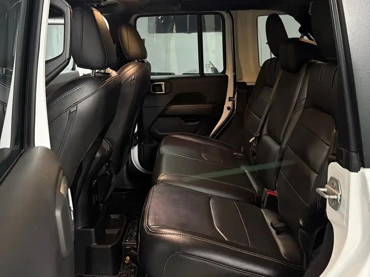 Jeep Wrangler New Energy 2021 Model 4-Door 2.0T 4xe Sahara First Edition — миниатюра 11