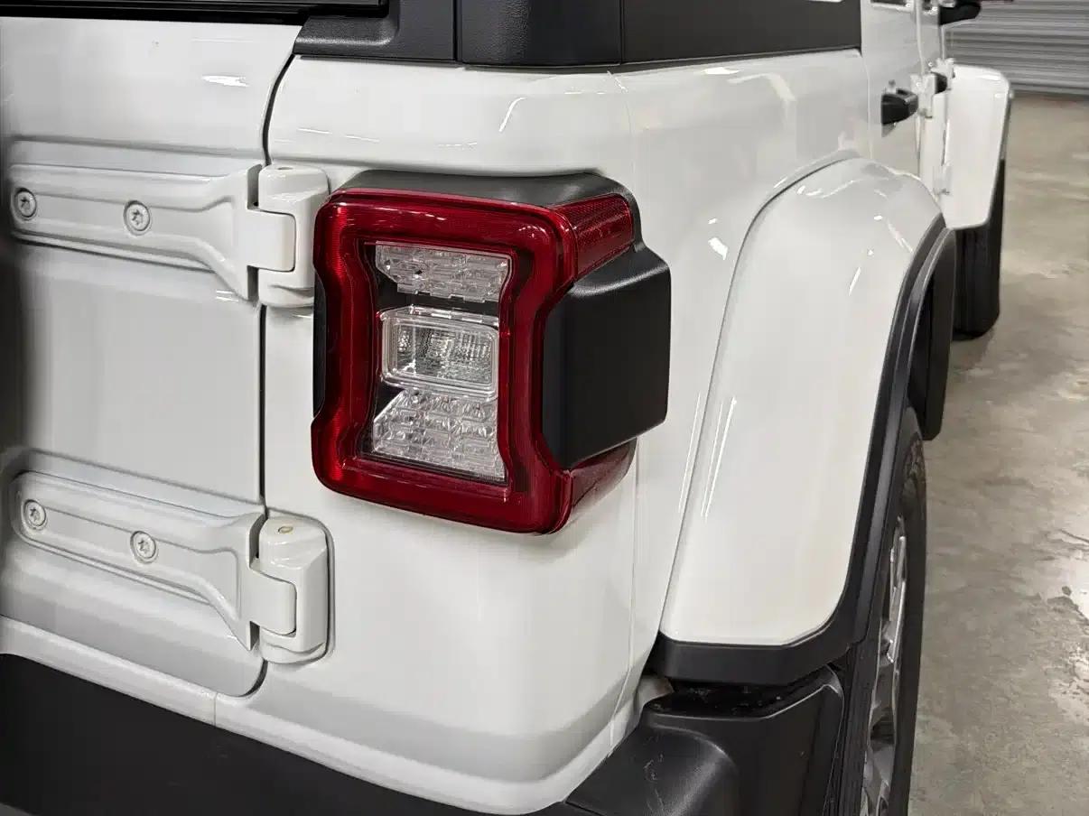 Jeep Wrangler New Energy 2021 Model 4-Door 2.0T 4xe Sahara First Edition — миниатюра 6