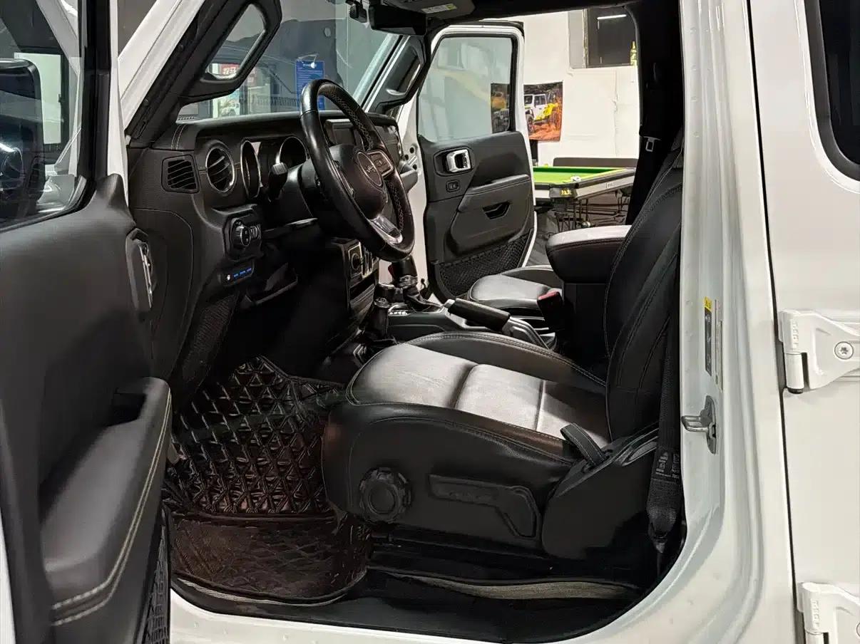 Jeep Wrangler New Energy 2021 Model 4-Door 2.0T 4xe Sahara First Edition — миниатюра 9