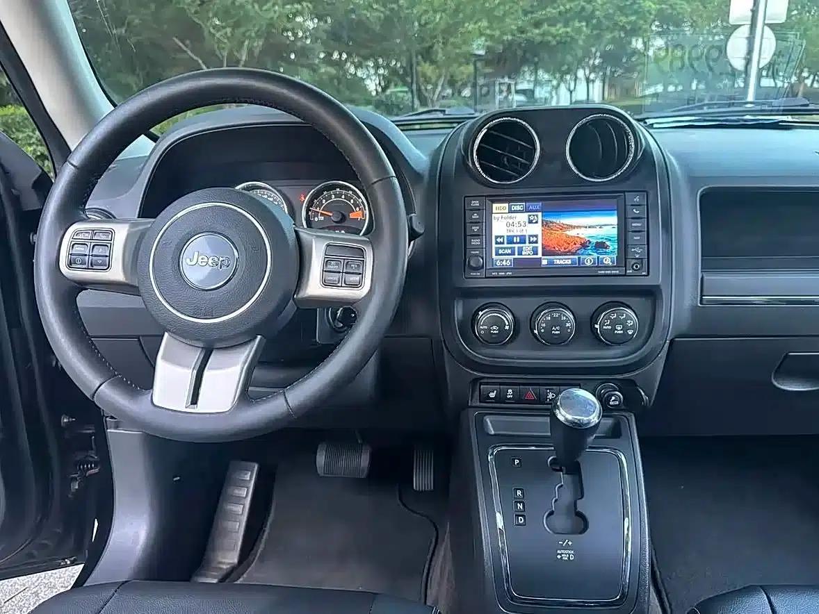 2014 Jeep Compass 2.4L Sport Edition — миниатюра 12