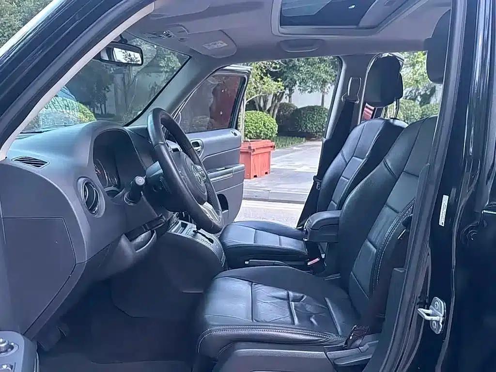 2014 Jeep Compass 2.4L Sport Edition — миниатюра 13