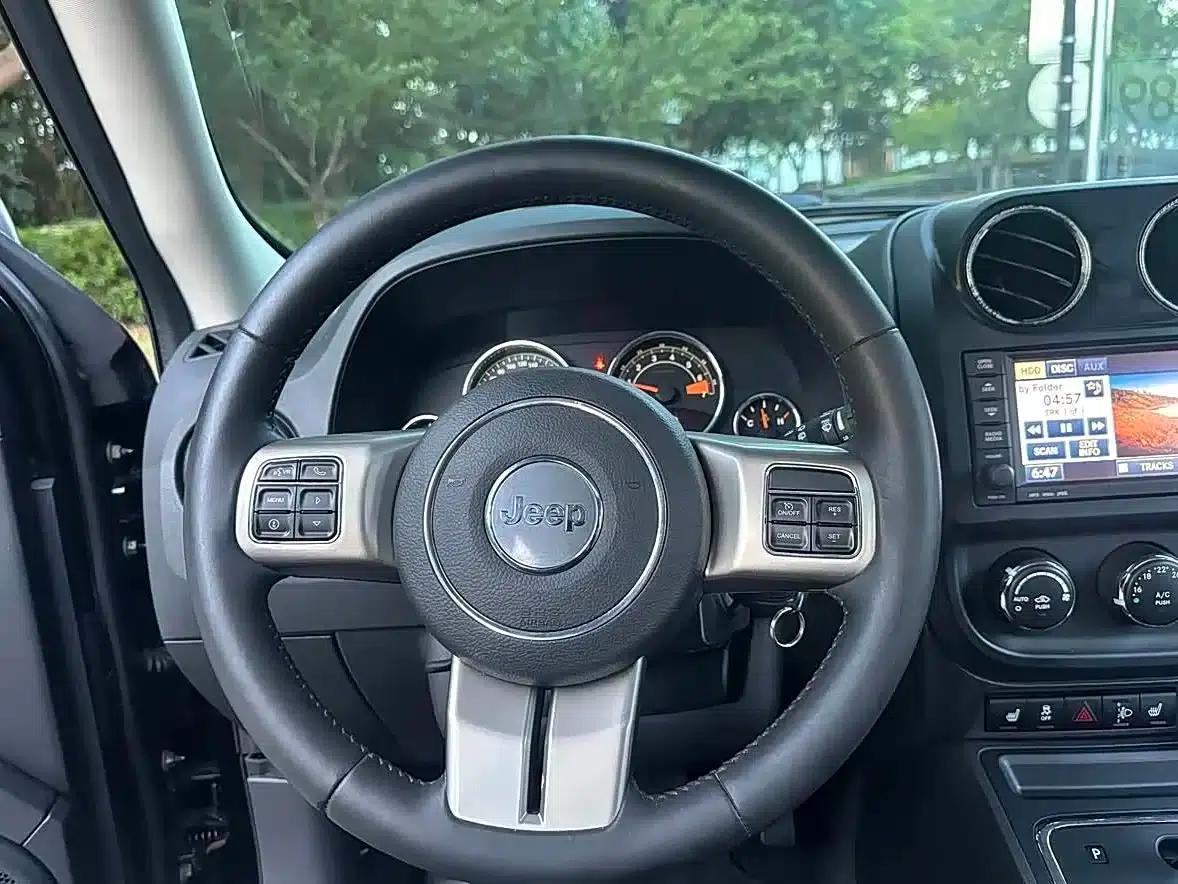 2014 Jeep Compass 2.4L Sport Edition — миниатюра 15