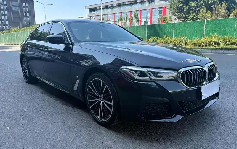 2022 BMW 5 Series 530Li Leading Edition M Sport Package — миниатюра 3
