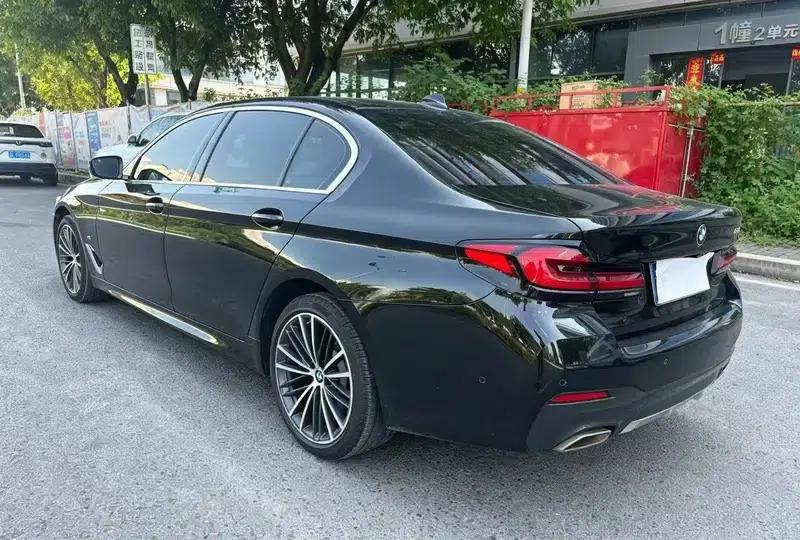 2022 BMW 5 Series 530Li Leading Edition M Sport Package — миниатюра 4