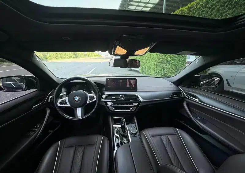 2022 BMW 5 Series 530Li Leading Edition M Sport Package — миниатюра 7
