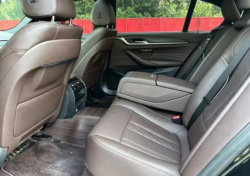 2022 BMW 5 Series 530Li Leading Edition M Sport Package — миниатюра 9