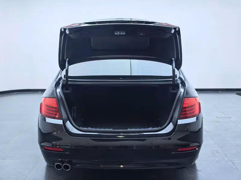 BMW 5 Series 2017 525Li Leading Edition — миниатюра 16