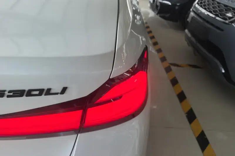 2022 BMW 5 Series Facelift 530Li Leading Edition M Sport Package — миниатюра 6