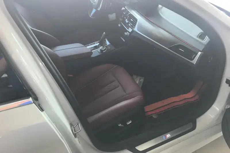 2022 BMW 5 Series Facelift 530Li Leading Edition M Sport Package — миниатюра 10
