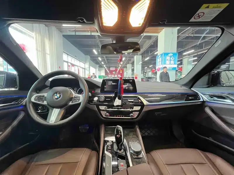 2019 BMW 5 Series 525Li M Sport Package — миниатюра 8