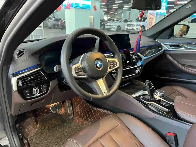 2019 BMW 5 Series 525Li M Sport Package — миниатюра 9