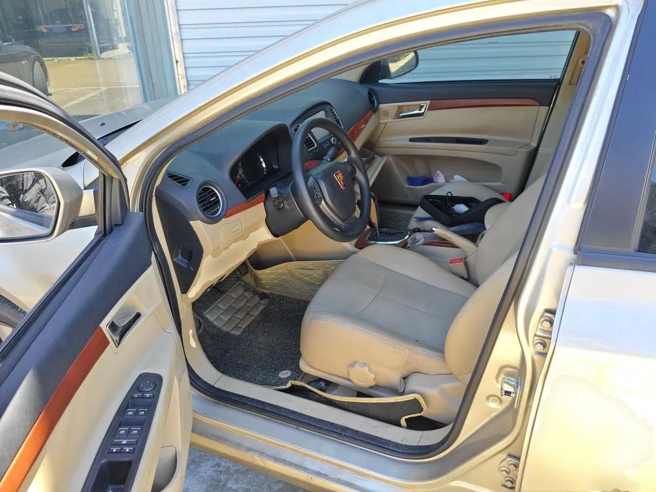 Roewe 350 2013 350C 1.5L Automatic Xunyue Edition — миниатюра 16