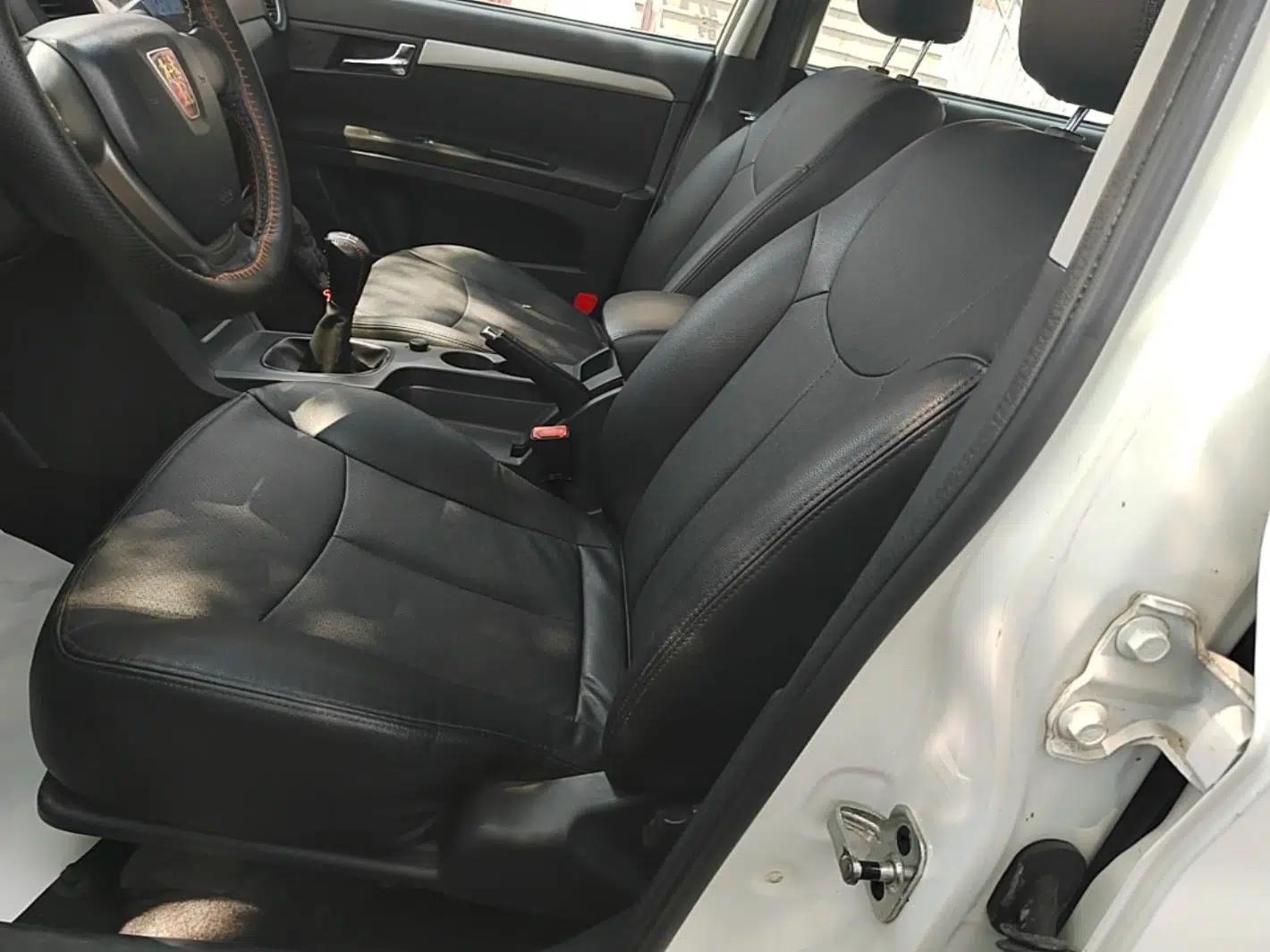Roewe 350 2015 1.5L Manual Luxury Sunroof Edition — миниатюра 17