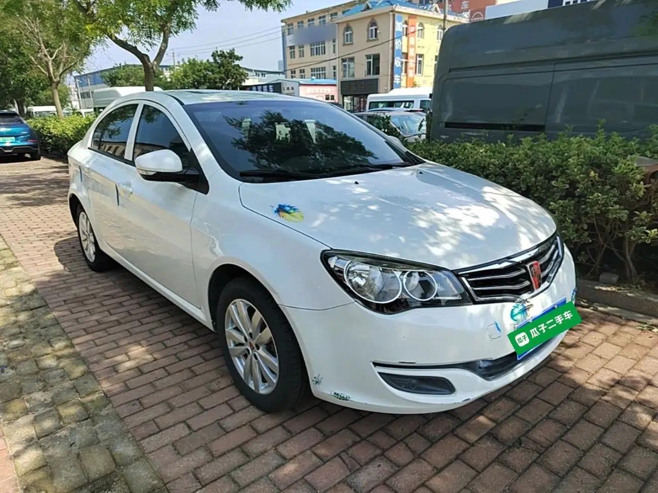 Roewe 350 2015 1.5L Manual Luxury Sunroof Edition — миниатюра 3