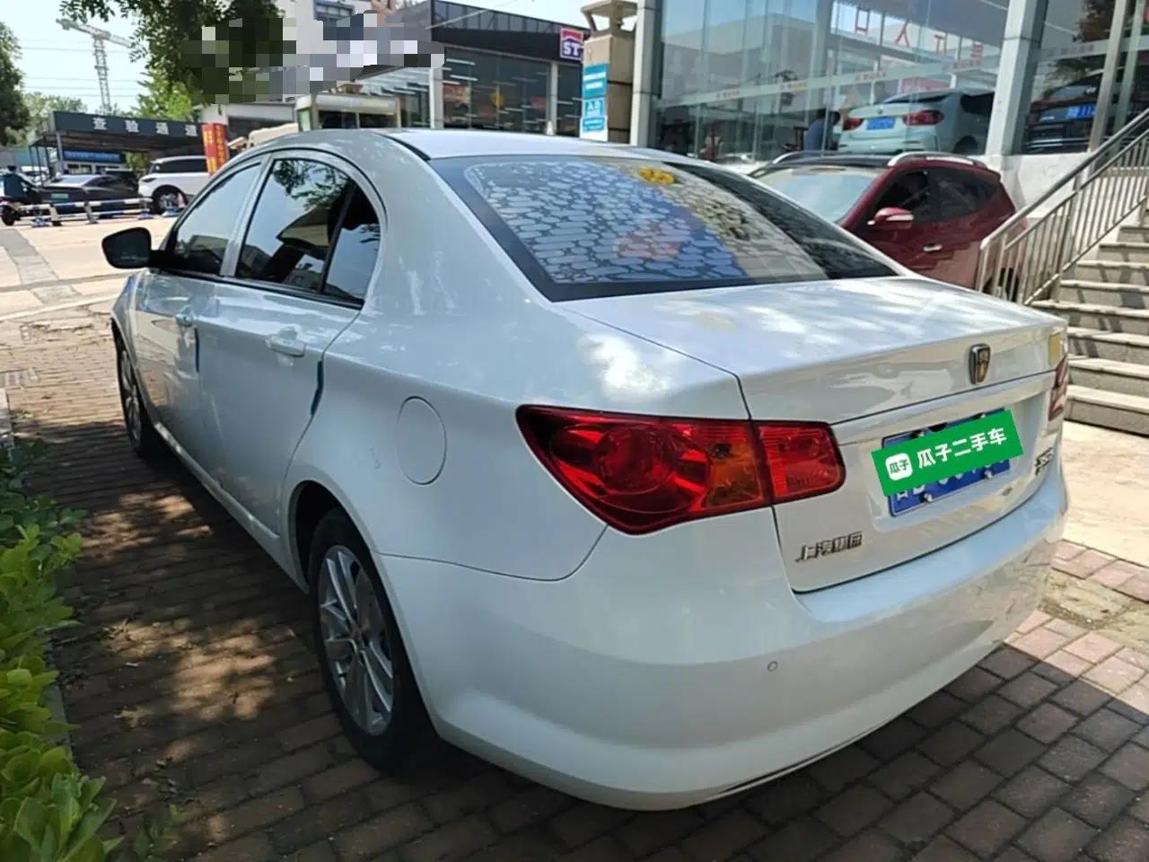 Roewe 350 2015 1.5L Manual Luxury Sunroof Edition — миниатюра 4