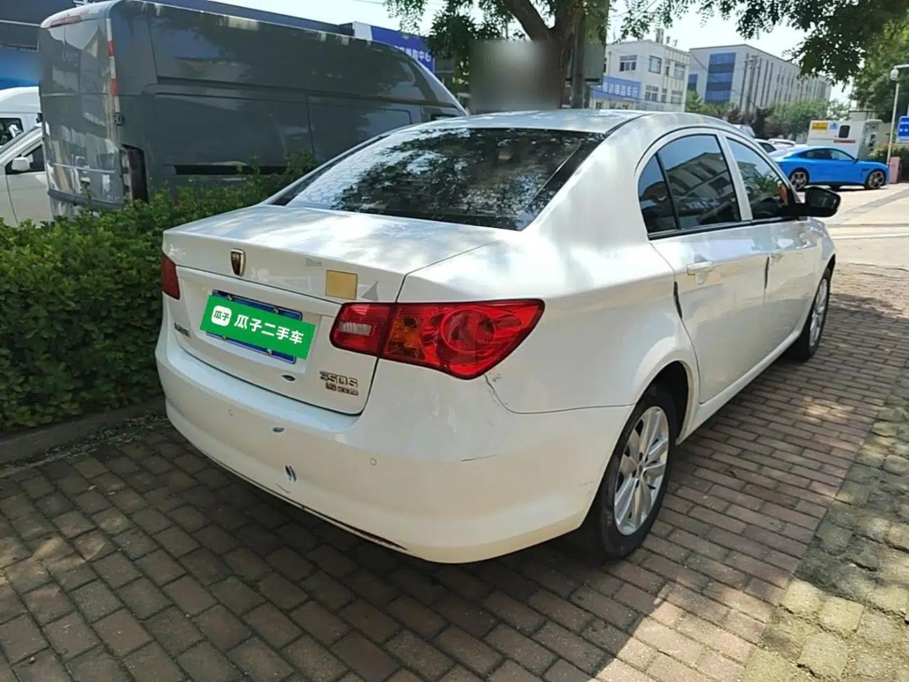 Roewe 350 2015 1.5L Manual Luxury Sunroof Edition — миниатюра 6