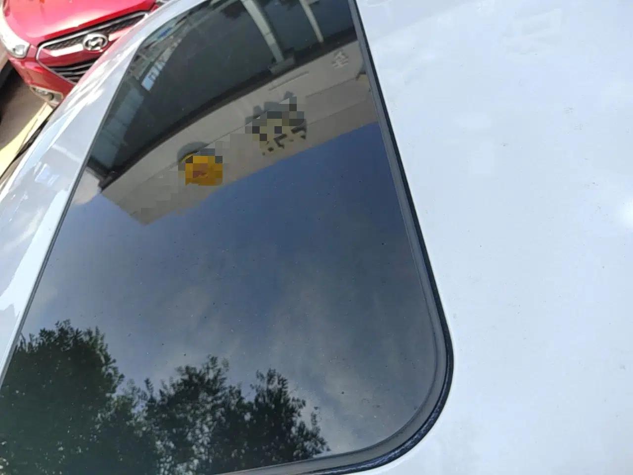 Roewe 350 2015 1.5L Manual Luxury Sunroof Edition — миниатюра 7