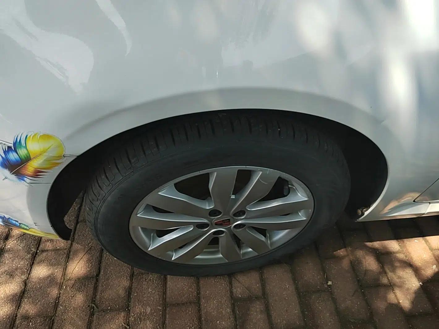Roewe 350 2015 1.5L Manual Luxury Sunroof Edition — миниатюра 10
