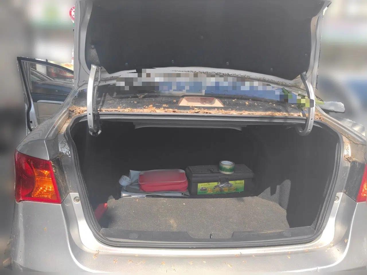 Roewe 350 2014 1.5L Manual Xunchi Edition — миниатюра 19