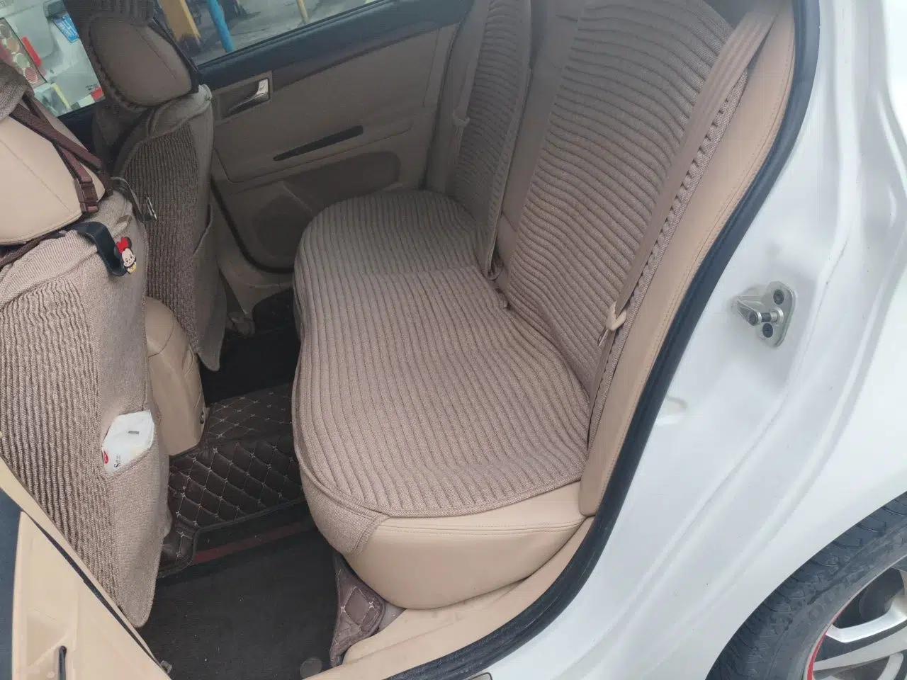 Roewe 350 2013 350C 1.5L Manual Swift Edition — миниатюра 17