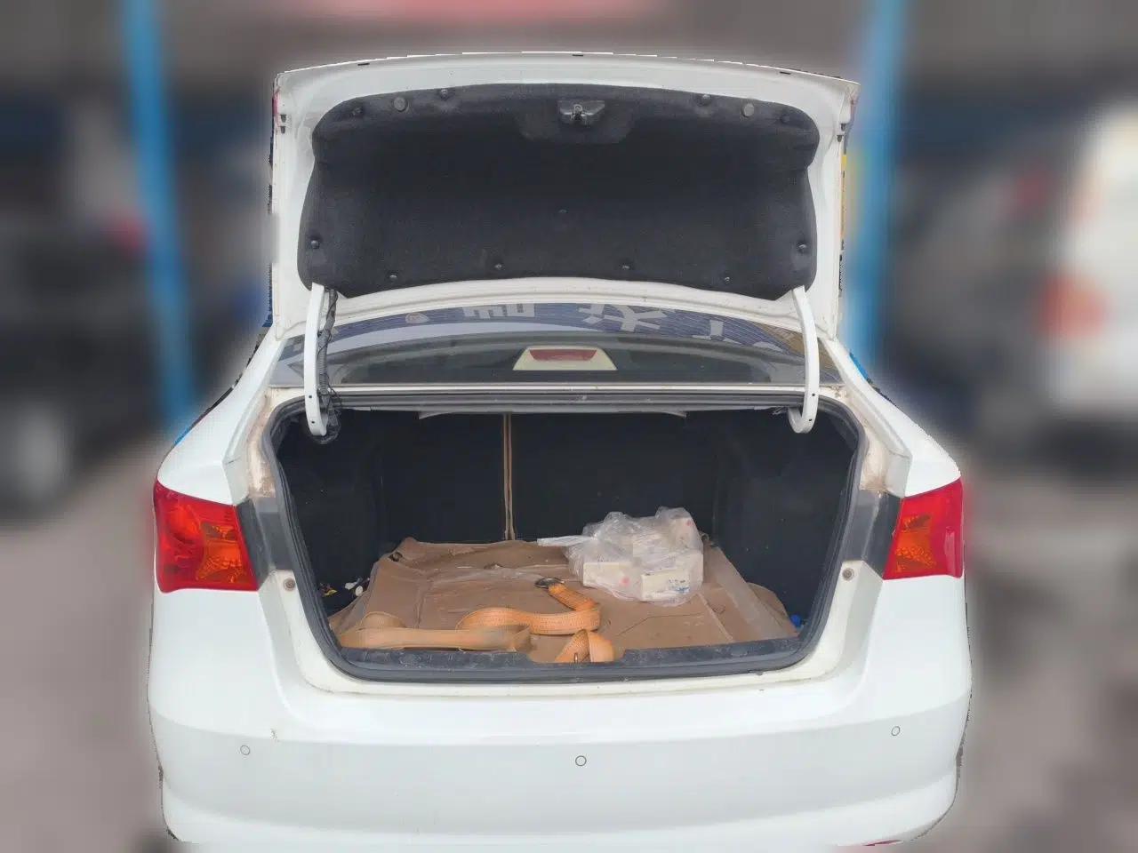 Roewe 350 2013 350C 1.5L Manual Swift Edition — миниатюра 19