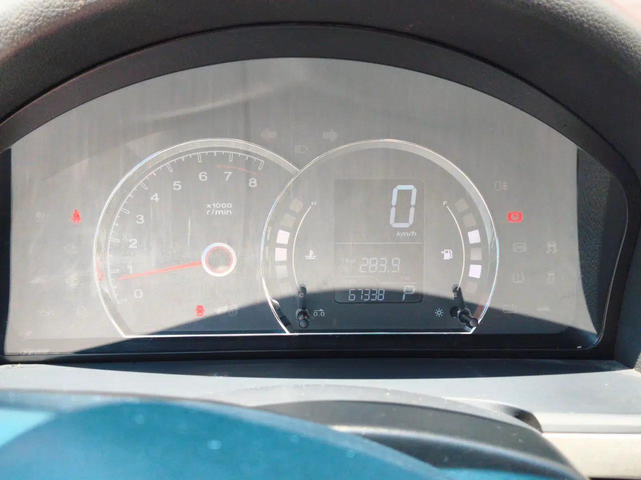 Roewe 350 2015 1.5L Automatic Luxury Sunroof Edition — миниатюра 11
