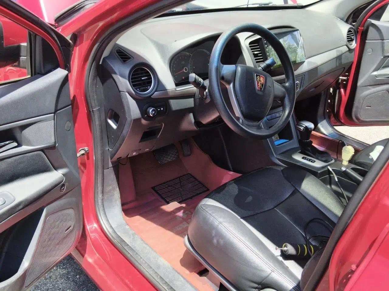 Roewe 350 2015 1.5L Automatic Luxury Sunroof Edition — миниатюра 16