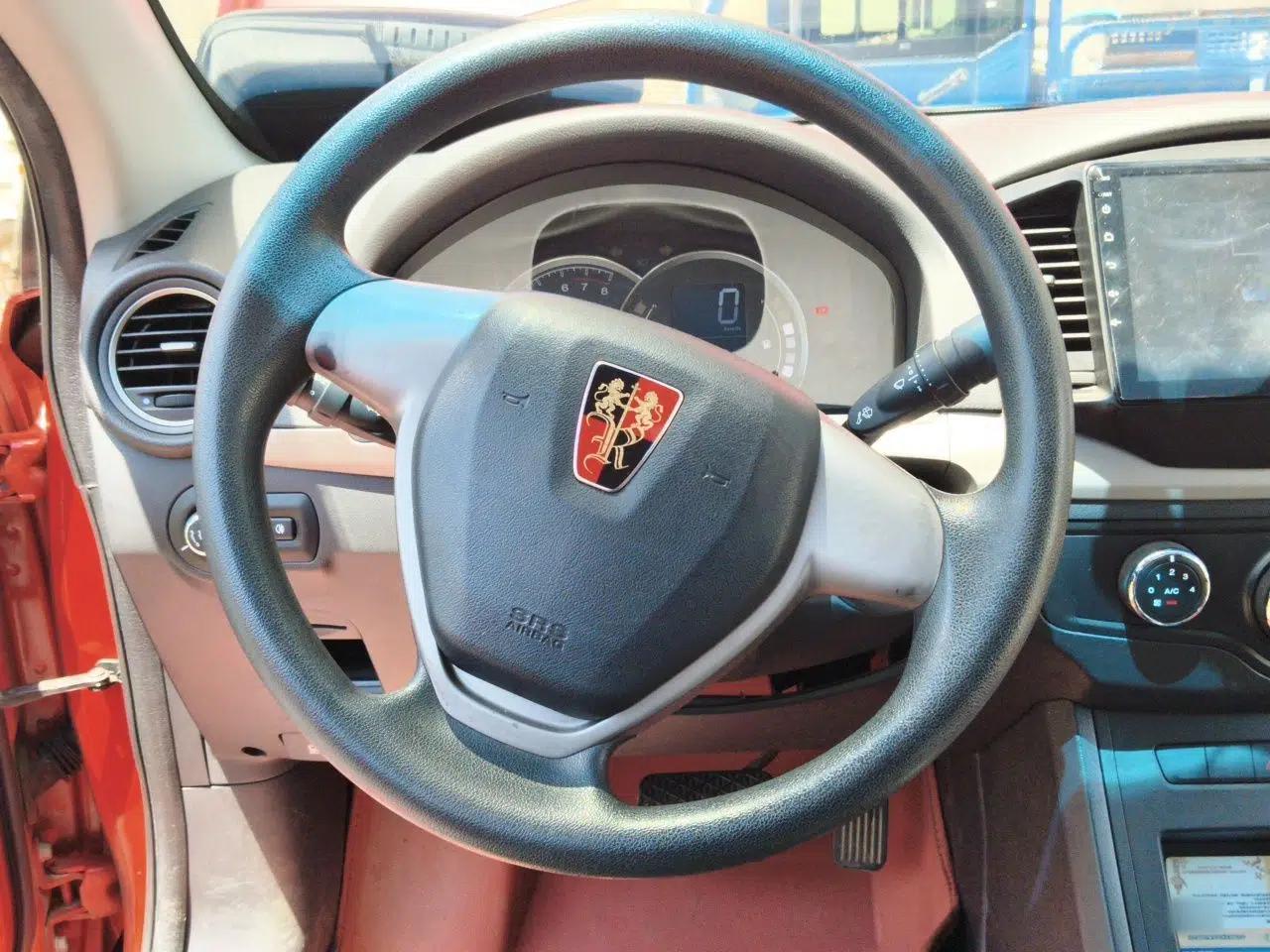 Roewe 350 2015 1.5L Automatic Luxury Sunroof Edition — миниатюра 10