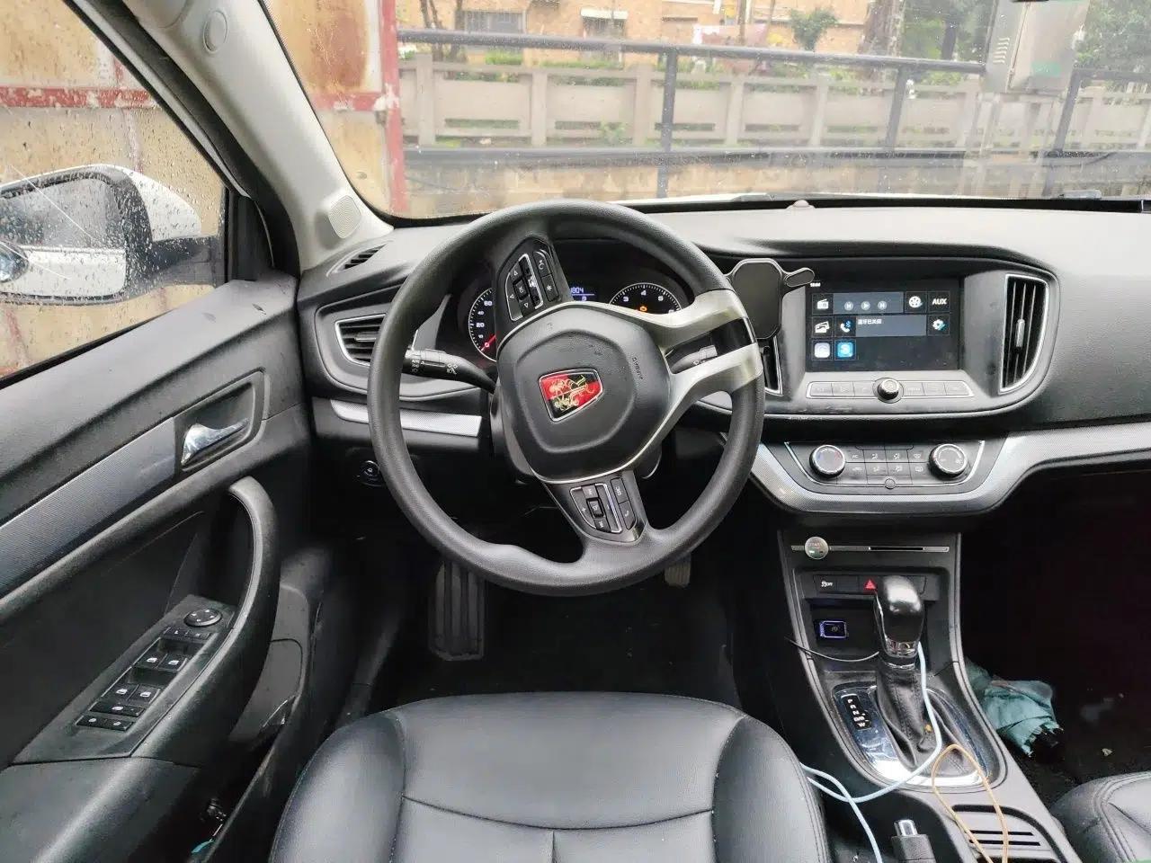 Roewe 360 2018 PLUS 1.5L Automatic Luxury Edition — миниатюра 9