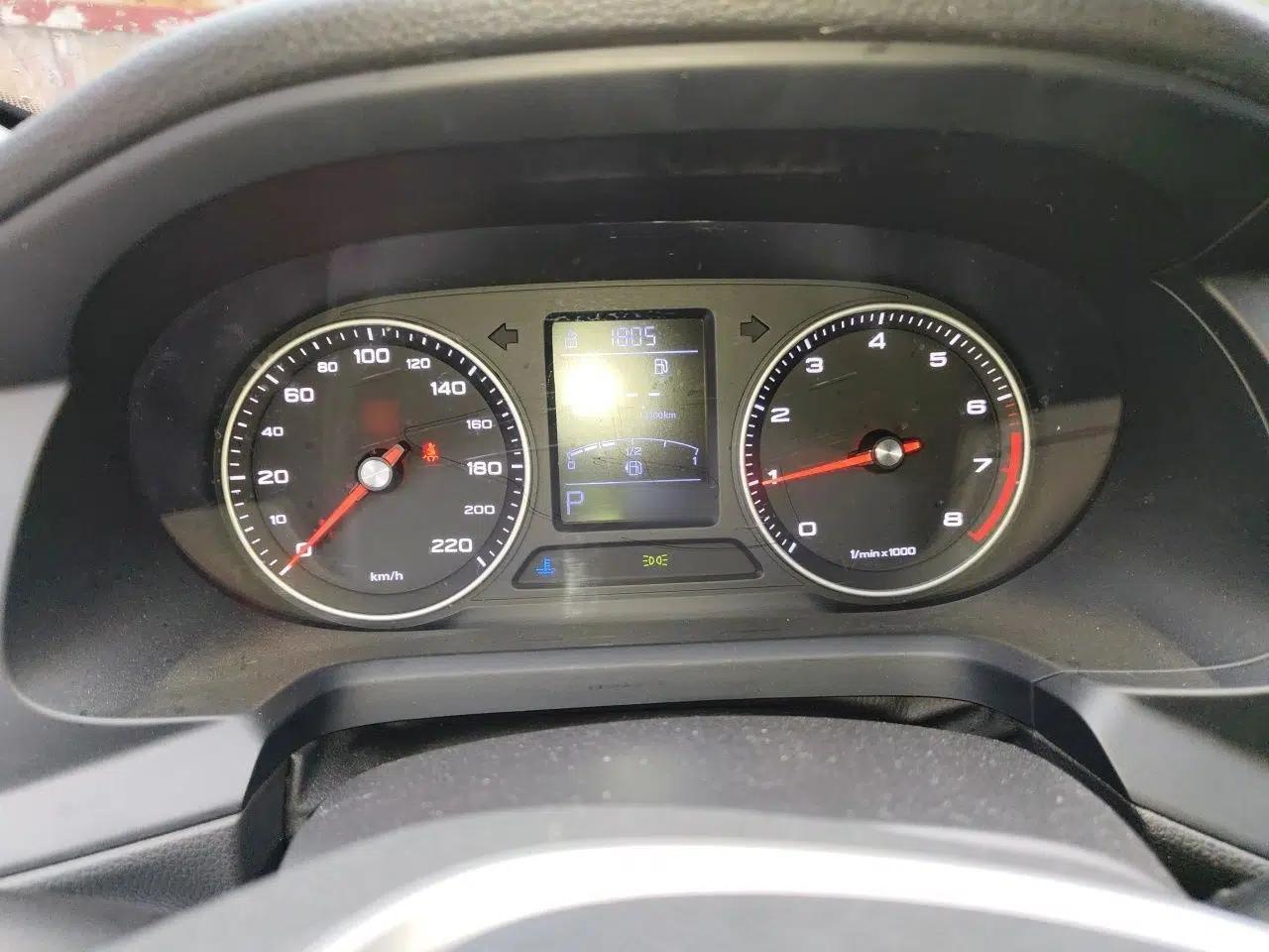 Roewe 360 2018 PLUS 1.5L Automatic Luxury Edition — миниатюра 10
