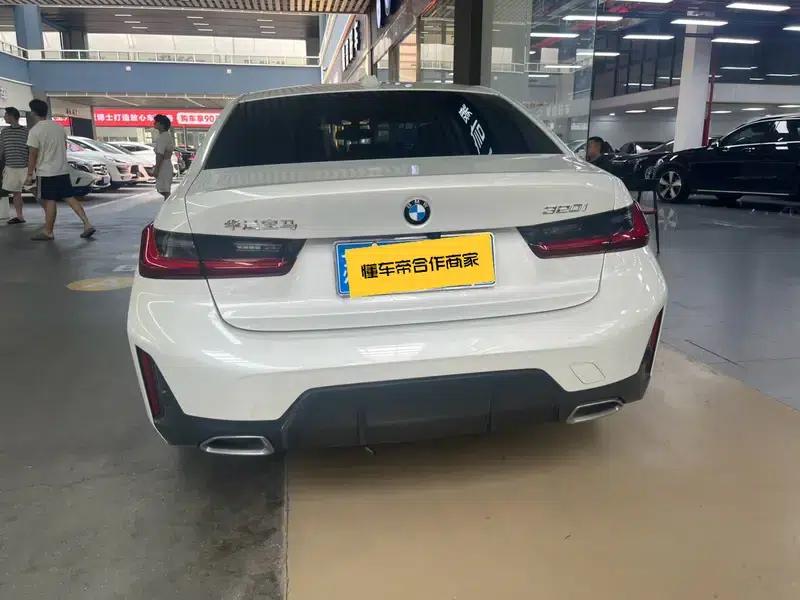2023 BMW 3 Series 320i M Sport Package — миниатюра 5