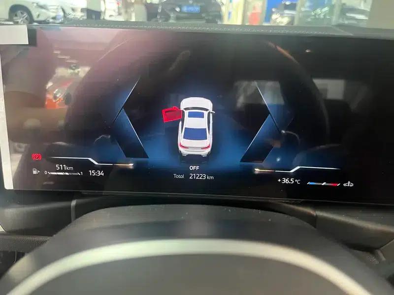 2023 BMW 3 Series 320i M Sport Package — миниатюра 8