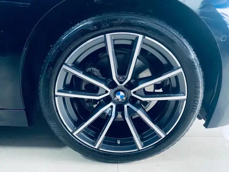 2023 BMW 3 Series 325Li M Sport Package — миниатюра 7