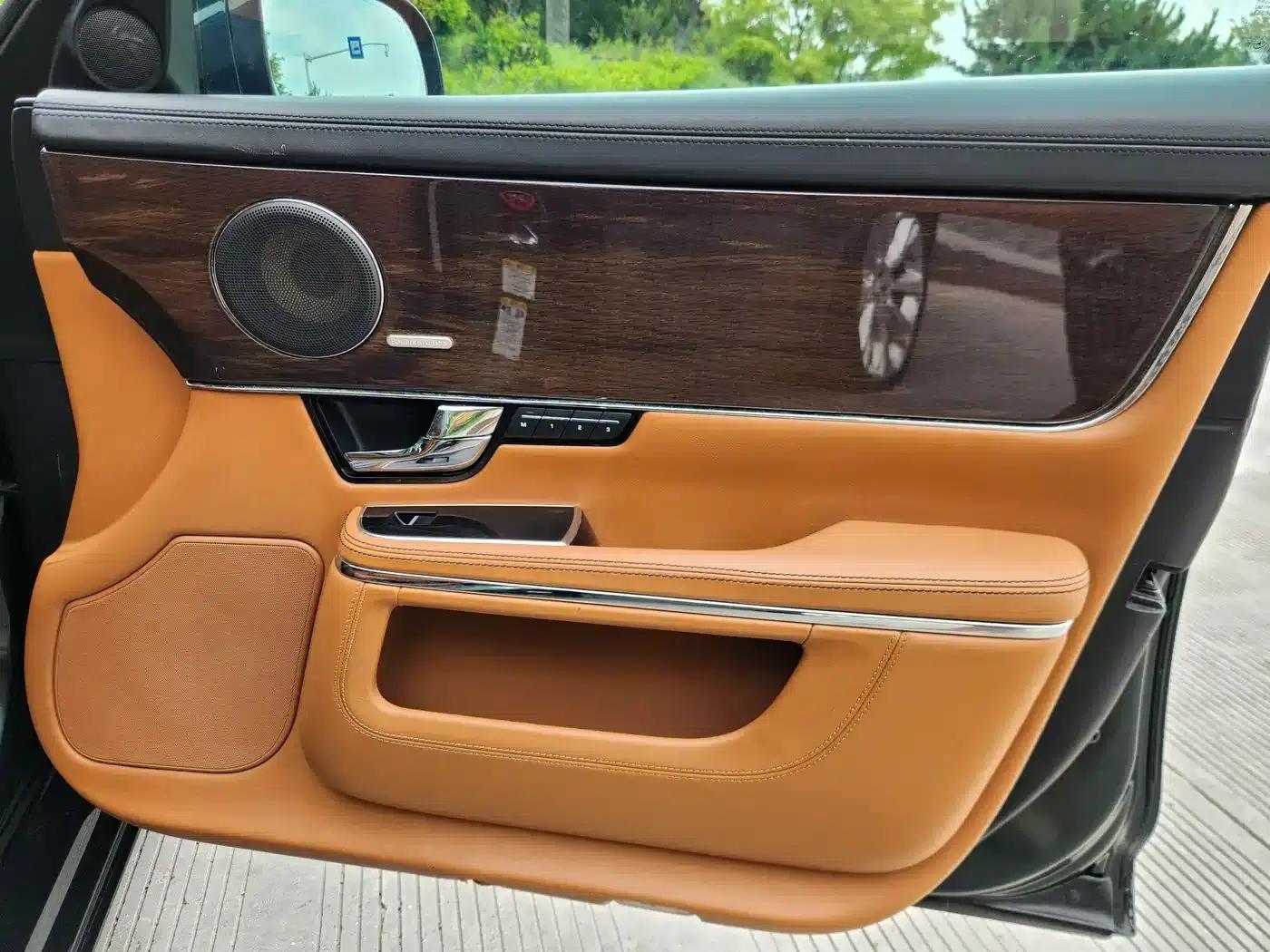 Jaguar XJ 2012 XJL 3.0 London Limited Edition — миниатюра 11