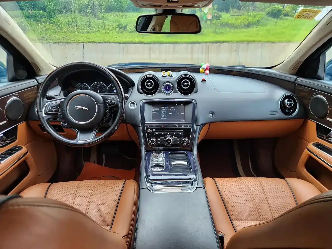 Jaguar XJ 2012 XJL 3.0 London Limited Edition — миниатюра 14