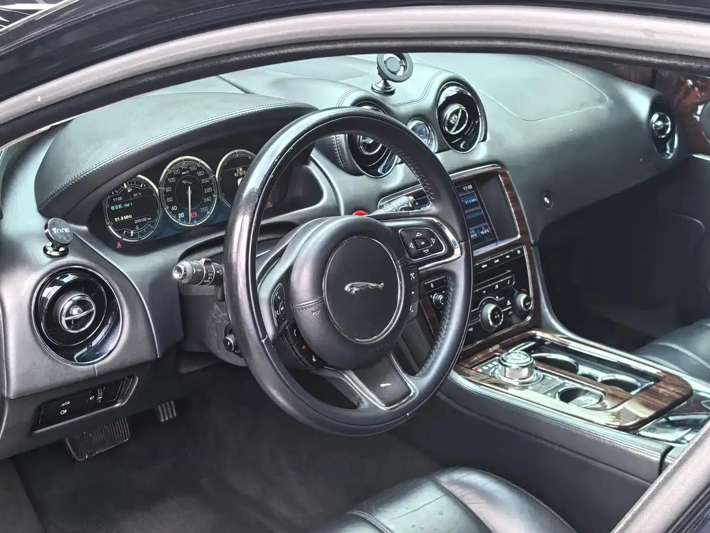 2013 Jaguar XJL 3.0 SC Cambridge Limited Edition — миниатюра 15