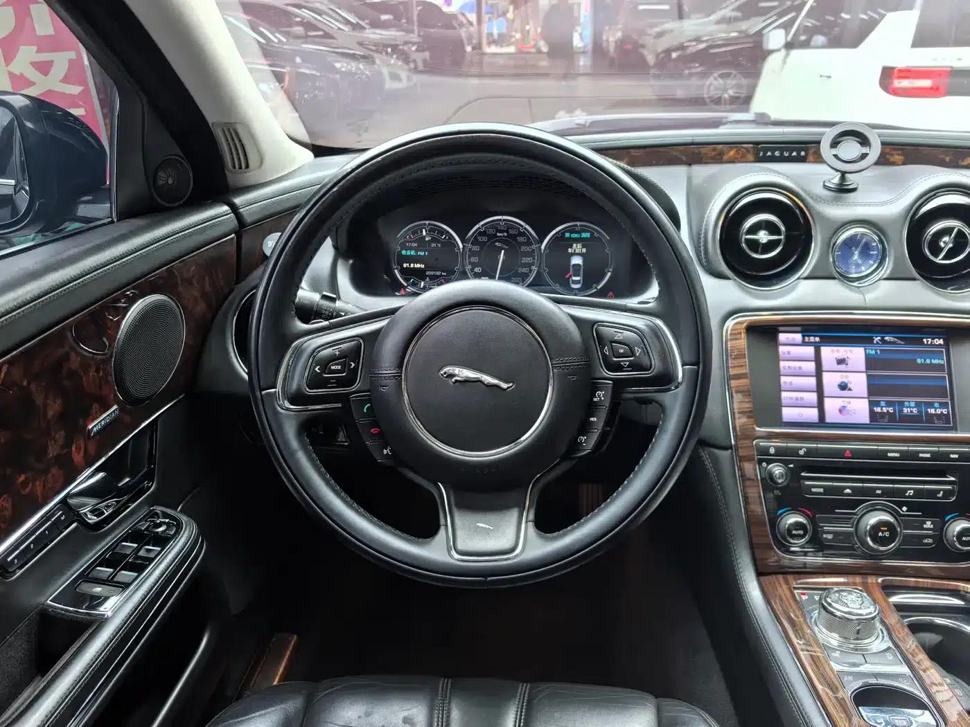2013 Jaguar XJL 3.0 SC Cambridge Limited Edition — миниатюра 7