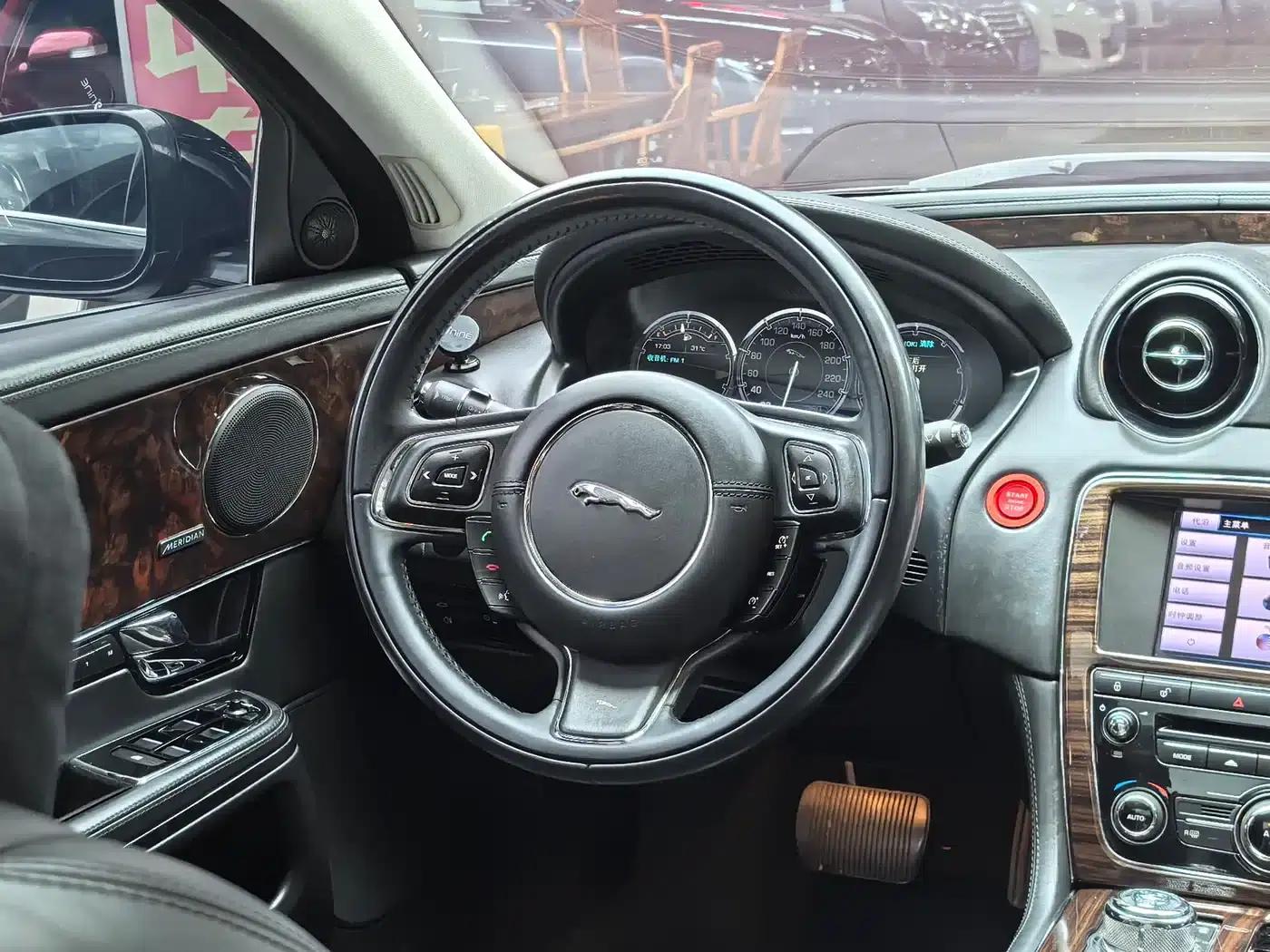 2013 Jaguar XJL 3.0 SC Cambridge Limited Edition — миниатюра 8