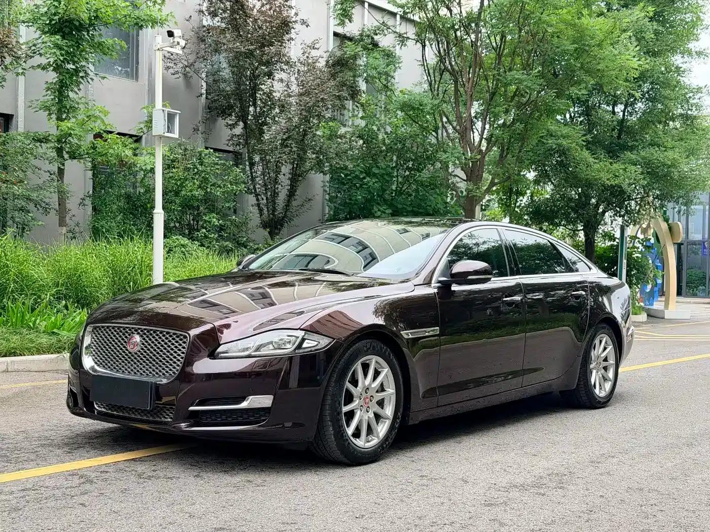 Jaguar XJ 2016 XJL 2.0T 2WD Elegant Business Edition — миниатюра 1